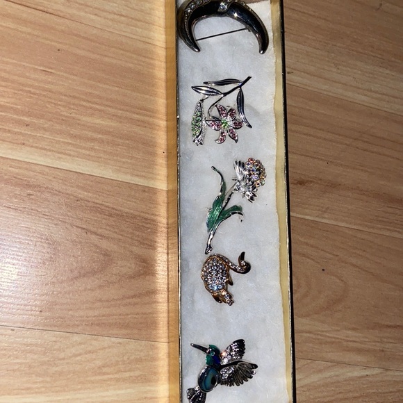 Delicate silver pins - Picture 4 of 4